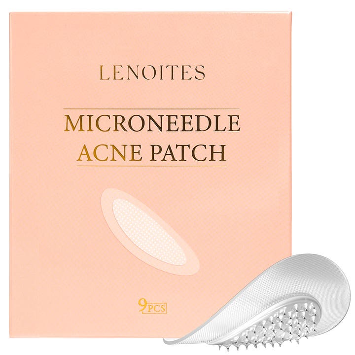 Lenoites Microneedle Acne Patch 9 stk mod urenheder i ferskenfarvet æske med et hvidt plaster med små mikronåle