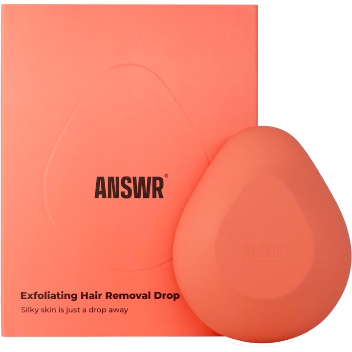 ANSWR Exfoliating Hair Removal Drop til hårfjerning giver silkeblød hud og ses her som en ferskenfarvet dråbeformet sten.