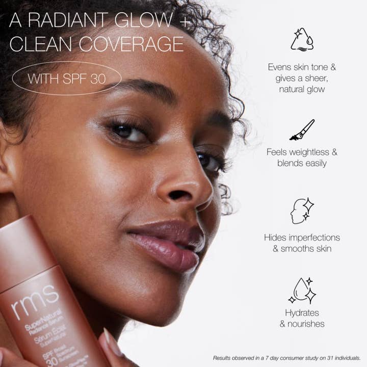 RMS Beauty SuperNatural Tinted Serum SPF30 30 ml farvet serum giver glød vist på kvinde med jævn og strålende hud