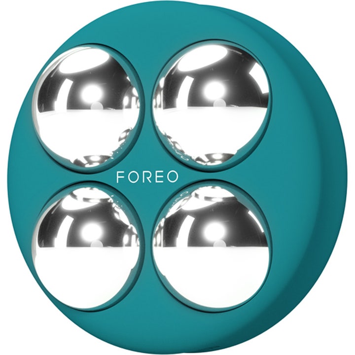 FOREO BEAR 2 body Evergreen 1 stk opstrammende kropspleje i grøn silikone med fire store sølvkugler