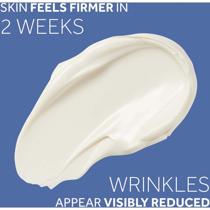 No7 Skincare Essential Set 80 ml opstrammende hudpleje med hvid cremet tekstur der reducerer synlige rynker
