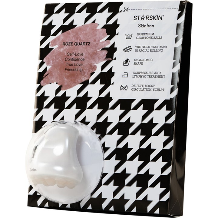 Starskin Skin Iron Face Rose Quartz 1 stk ansigtsværktøj i sort og hvid mønstret indpakning.