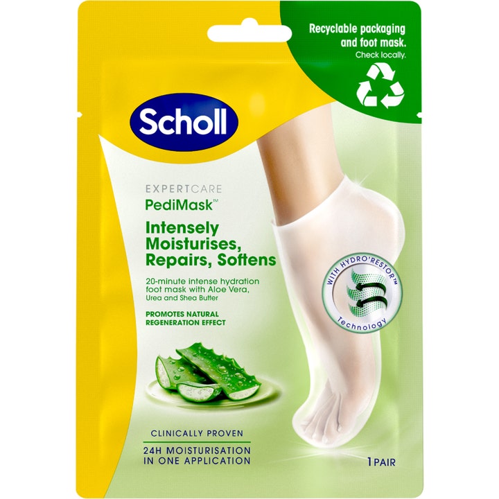 Scholl PediMask 1 par fugtgivende fodmaske der blødgør huden i gul emballage med aloe vera og en fod i en hvid sok