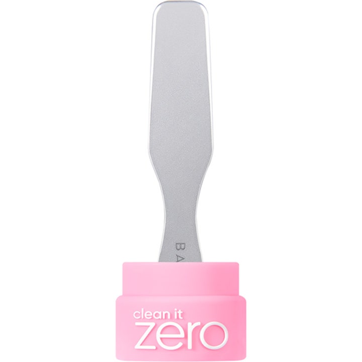 Banila Co Clean It Zero spatel til ansigtsrens der sikrer hygiejne i sølvfarvet design med lyserød holder.