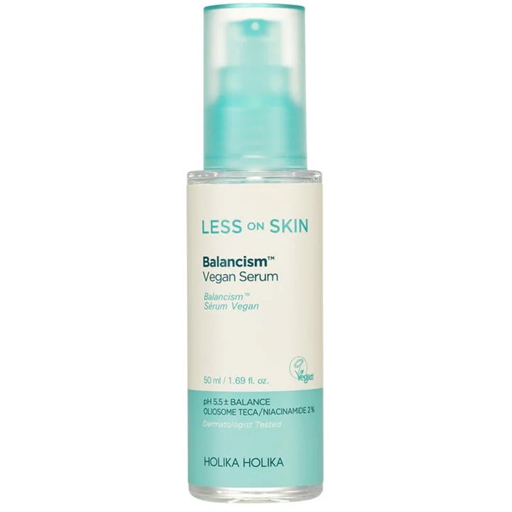 Holika Holika Less On Skin Balancism Vegan Serum 50 ml beroliger huden i klar flaske med turkis pumpe og låg