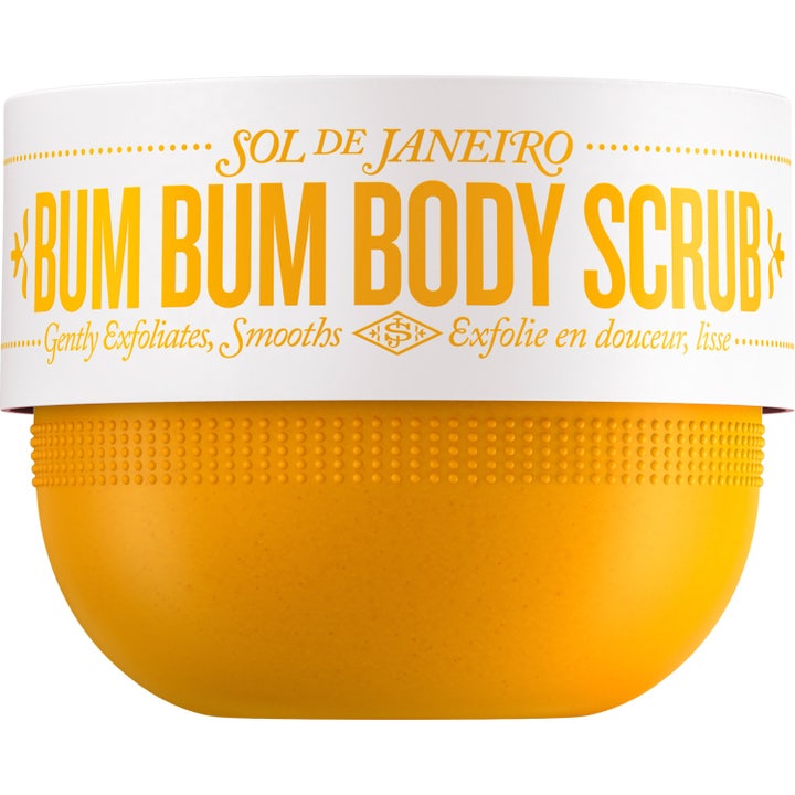 Sol de Janeiro Bum Bum Body Scrub eksfolierende kropsscrub der udglatter huden i gul krukke med hvid label