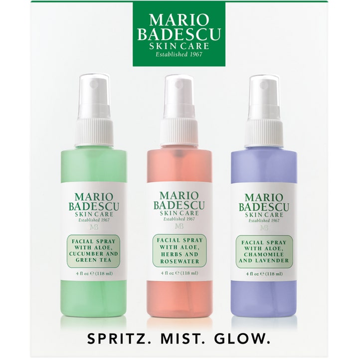 Mario Badescu Spritz Mist Glow fugtgivende ansigtssæt med tre farverige sprayflasker med aloe og rosewater