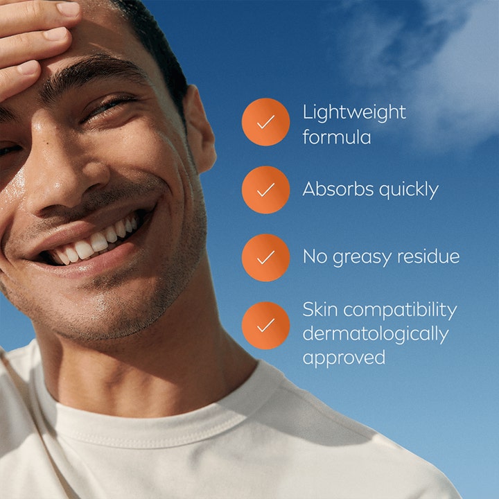 NIVEA Derma Skin Clear Toner 200 ml ansigtsvand viser en smilende mand og tekst om let formel uden fedtet følelse