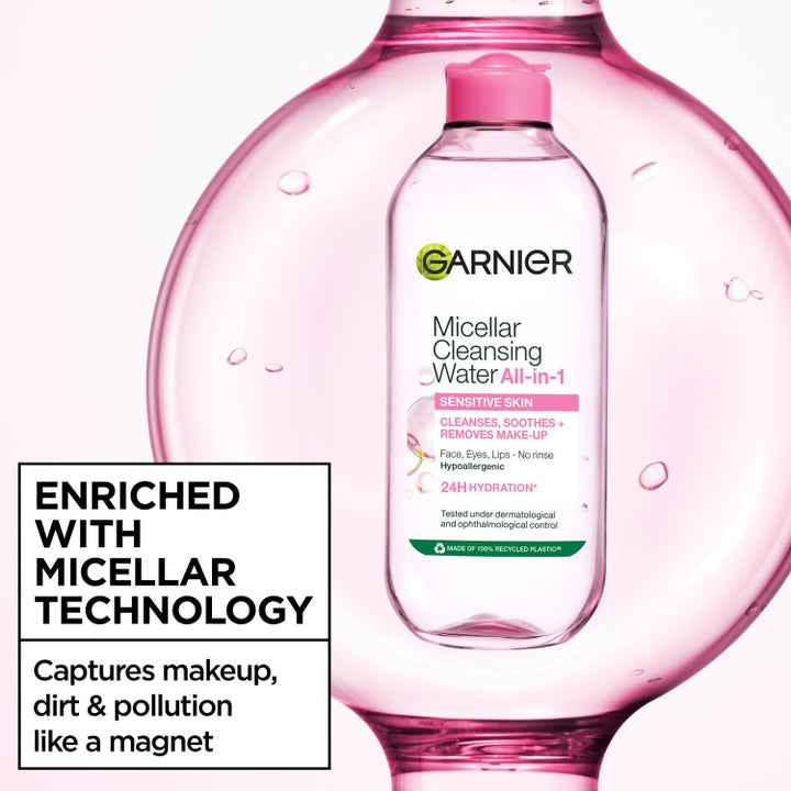 Garnier Micellar Cleansing Water 400 ml ansigtsrens i gennemsigtig flaske med lyserødt låg i vand