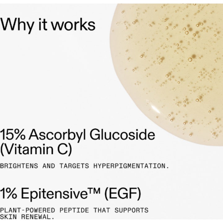 The INKEY List 15% Vitamin C and EGF Serum 30 ml ansigtsserum har en klar flydende tekstur med fine luftbobler for glød.