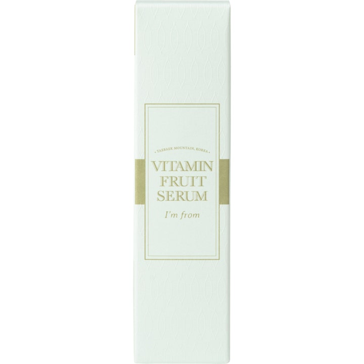 I'm From Vitamin Fruit Serum 30 ml glødgivende ansigtsserum i hvid papæske med elegante gulddetaljer