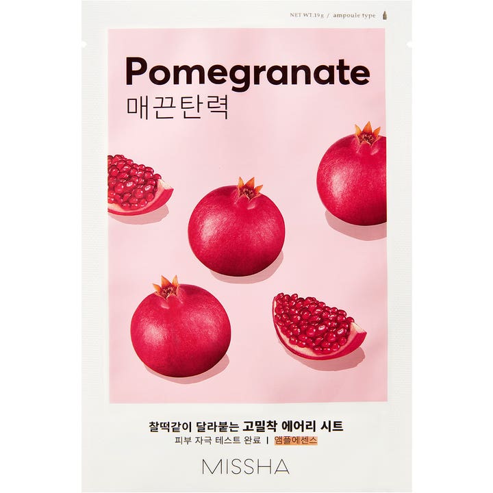 Missha Airy Fit Sheet Mask Pomegranate 19g opstrammende arkmaske i lyserød indpakning med granatæbleillustrationer