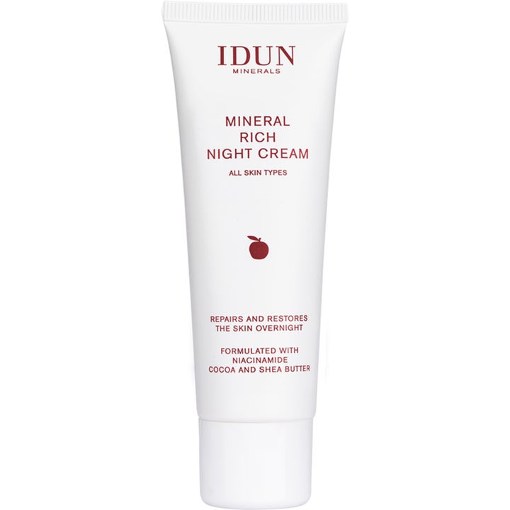 IDUN Minerals Mineral Rich Night Cream fugtgivende natcreme med niacinamid i hvid tube med rødt æbleikon