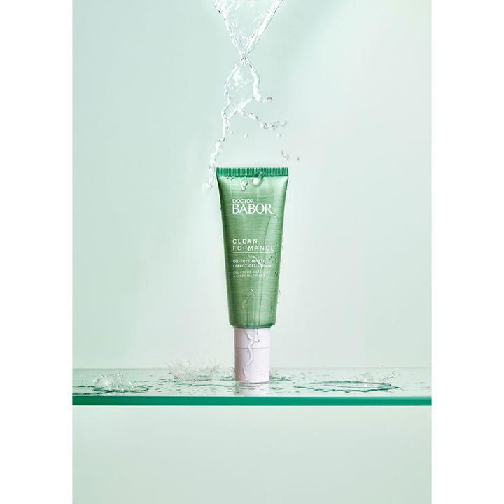 Babor Cleanformance Oil-Free Matt Gel-Cream 50 ml matterende ansigtscreme i grøn tube med vandsprøjt