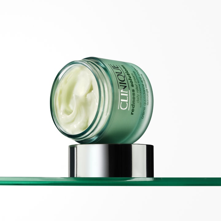 Clinique Redness Solutions Daily Relief Face Cream 50 ml ansigtscreme mod rødme med fyldig tekstur i grøn krukke.