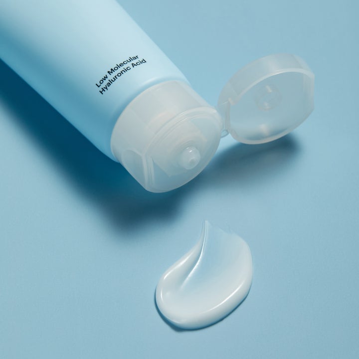 Torriden DIVE-IN Low Molecular Hyaluronic Acid Cream 80 ml fugtgivende ansigtscreme med let gel-tekstur i lyseblå tube