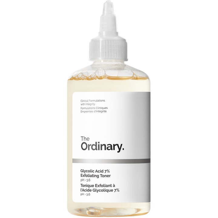 The Ordinary Glycolic Acid 7% Exfoliating Toner 240ml giver glød i gennemsigtig flaske med hvid spidshætte.