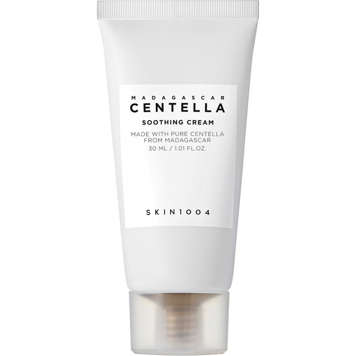 SKIN1004 Madagascar Centella Travel Kit 30 ml beroligende ansigtscreme i hvid tube med gennemsigtigt låg