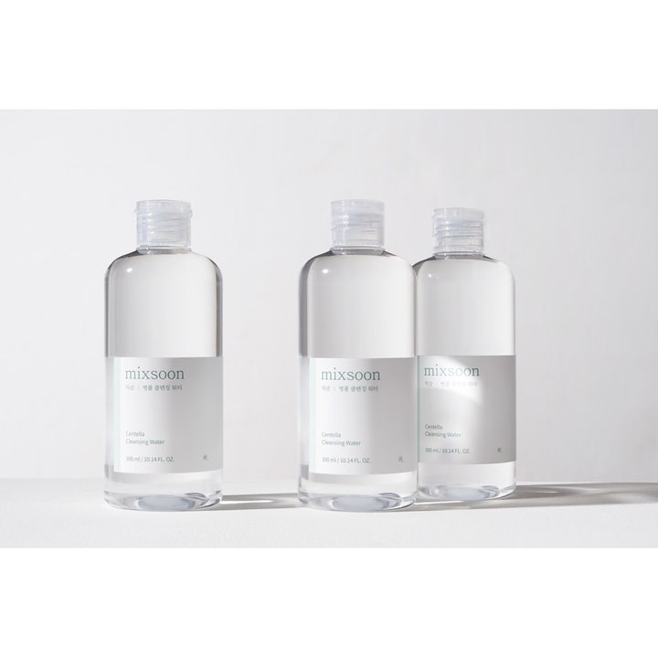 Mixsoon Centella Cleansing Water 300 ml ansigtsrens i tre klare plastflasker der beroliger huden