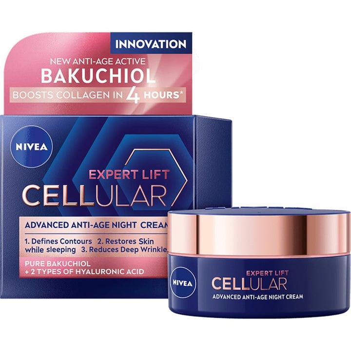 NIVEA Cellular Expert Lift Night Cream 50 ml anti-age hudpleje i mørkeblå krukke med rosaguld låg.