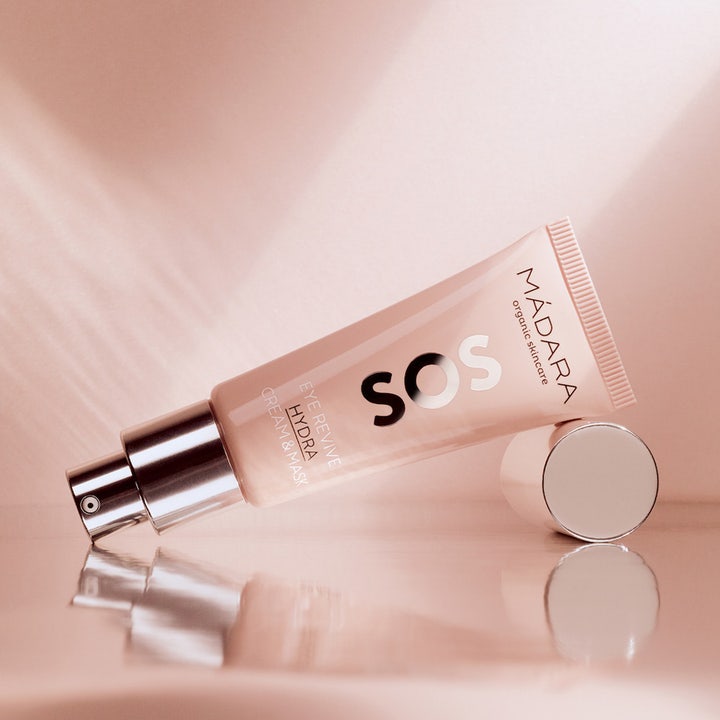 MÁDARA SOS Eye Revive Hydra Cream & Mask 20 ml fugtgivende øjencreme i lyserød tube med sølvpumpe og spejling.