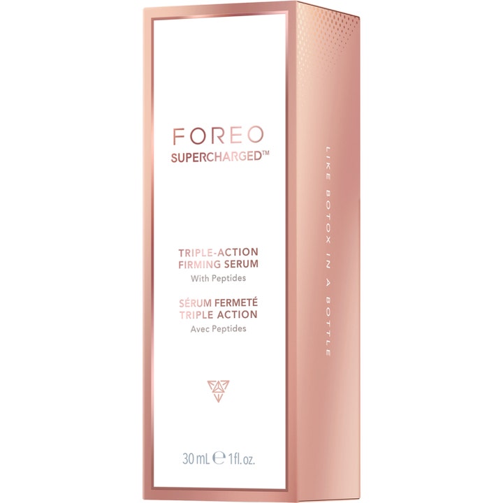 FOREO SUPERCHARGED Triple Action Firming Serum 30 ml opstrammende serum med peptider i hvid og rosaguld æske
