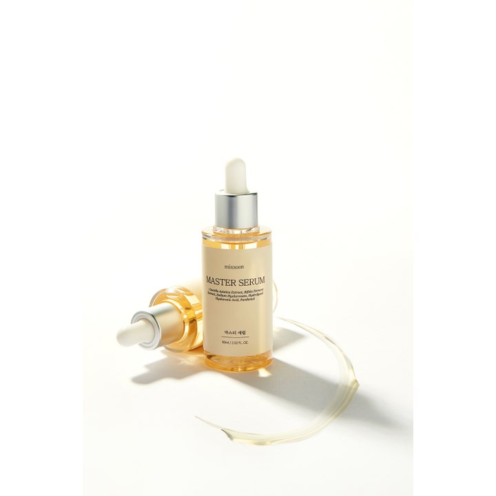 Mixsoon Master Serum 60 ml beroligende ansigtsserum i glasflasker med pipette og flydende tekstur
