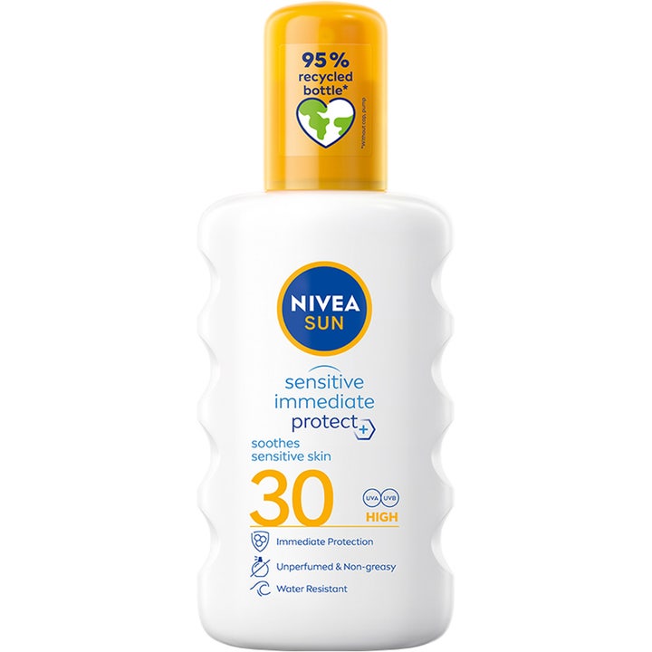 NIVEA Sensitive Immediate Protect 200 ml solspray SPF30 i hvid flaske med gult låg og bølgeformet greb