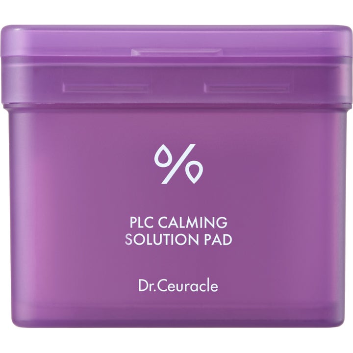 Dr. Ceuracle PLC Calming Solution Pad beroligende plejepads i en mat lilla firkantet plastbeholder