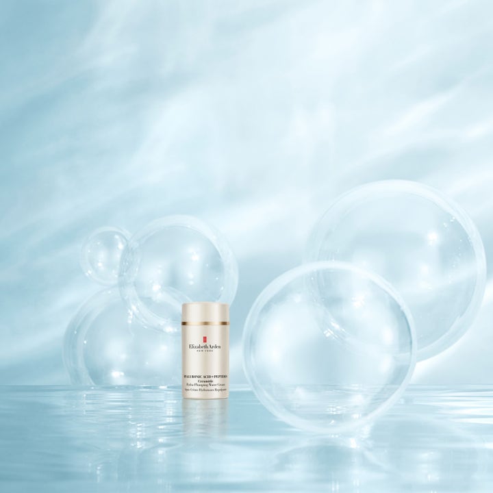 Elizabeth Arden Ceramide Hyaluronic Acid + Peptides Water Cream 50 ml fugtgivende dagcreme med svævende vandbobler.
