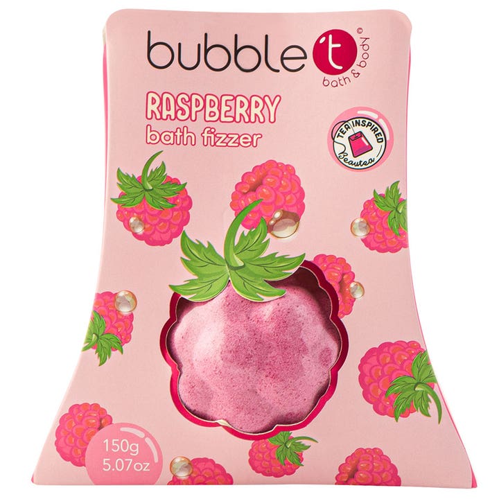 Bubble T Raspberry Bath Fizzer 150g er en velduftende badefizzer i lyserød emballage prydet med friske hindbær.