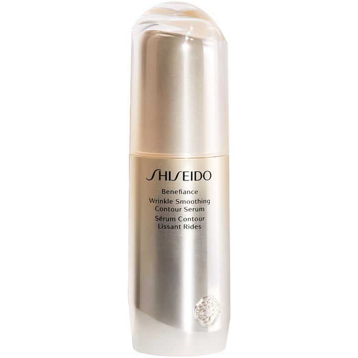 Shiseido Benefiance Wrinkle Smoothing Contour Serum 30 ml opstrammende ansigtsserum i guldtonet flaske med pumpe
