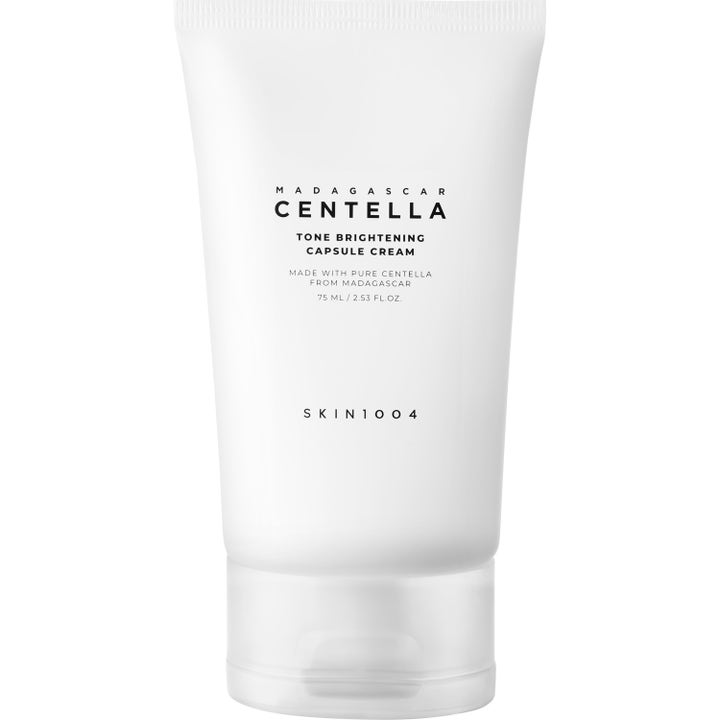 SKIN1004 Madagascar Centella Tone Brightening Capsule Cream 75 ml lysnende ansigtscreme i hvid tube med sort tekst