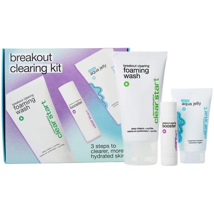 Dermalogica Clear Start Breakout Clearing Kit Duo hudplejesæt mod uren hud med tre hvide tuber foran blå æske