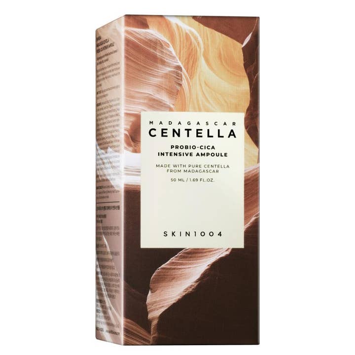 SKIN1004 Madagascar Centella Probio-Cica Intensive Ampoule 50 ml beroligende serum i æske med bjergmotiv