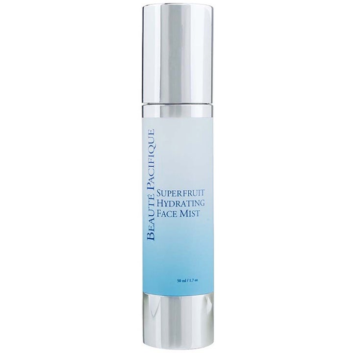 Beauté Pacifique Superfruit Hydrating Face Mist 50 ml fugtgivende ansigtsspray i blå flaske med sølvlåg