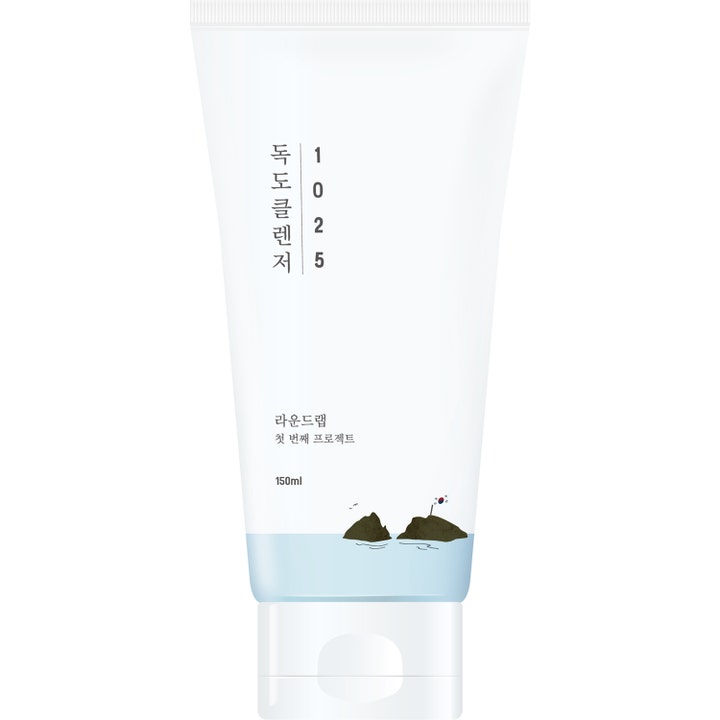 Round Lab 1025 Dokdo Cleanser 150ml fugtgivende ansigtsrens i hvid tube med illustration af små øer i havet