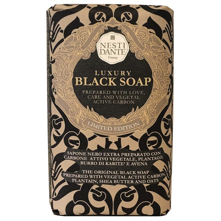 Nesti Dante Luxury Black Soap rensende fast sæbe med aktivt kul i papirindpakning med sort og guld mønster