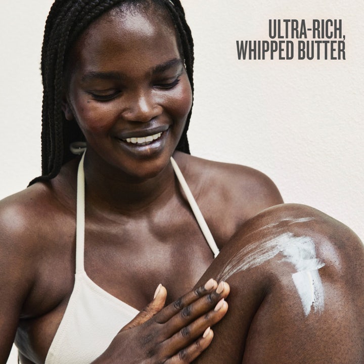 Sol de Janeiro Delicia Drench Body Butter 75 ml fugtgivende kropscreme med rig tekstur og lilla blomster