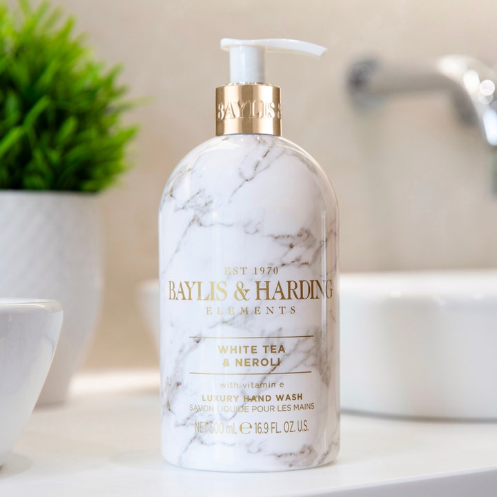 Baylis & Harding Elements White Tea & Neroli 500 ml håndsæbe i hvid marmormønstret flaske med elegante gulddetaljer.
