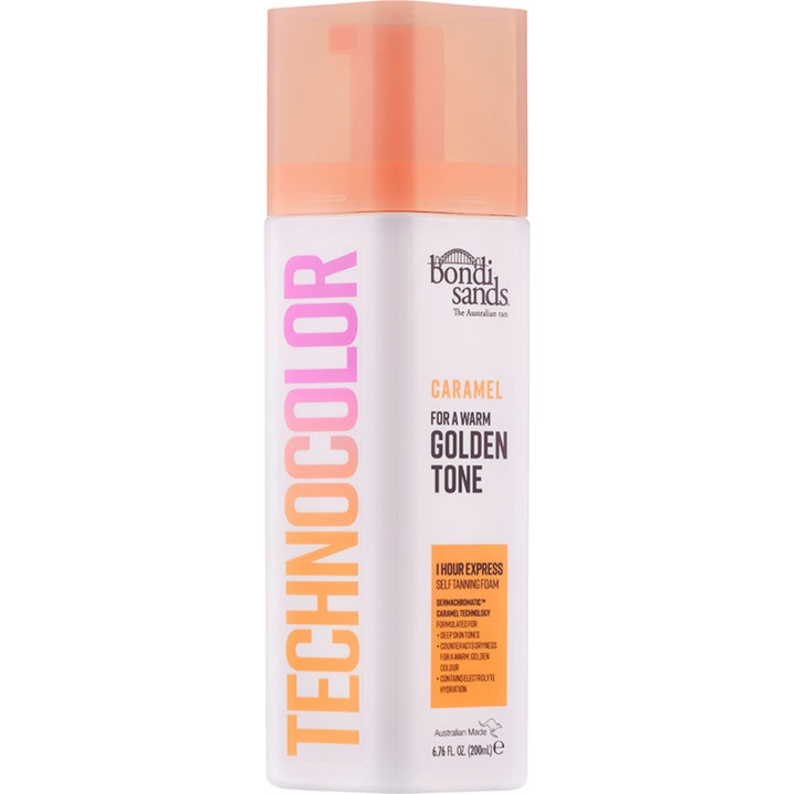 Bondi Sands Technocolor Caramel 200 ml selvbruner mousse giver en varm gylden glød i hvid flaske med ferskenfarvet låg