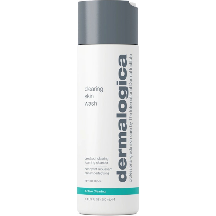 Dermalogica Clearing Skin Wash 250 ml dybderensende ansigtsvask i hvid flaske med gråt låg og turkis detalje