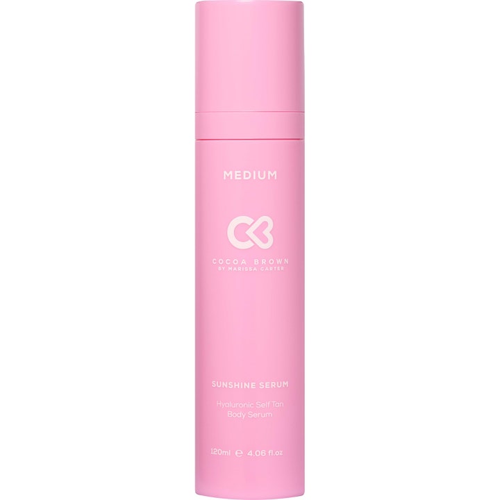 Cocoa Brown Sunshine Serum Medium 120 ml fugtgivende selvbruner serum i en lyserød cylinderformet flaske