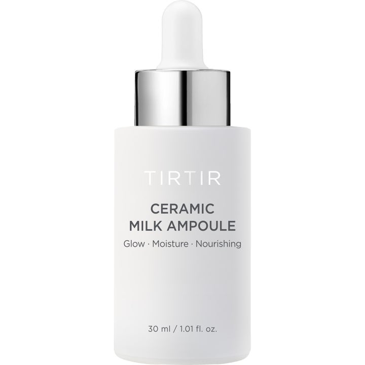 TIRTIR Ceramic Milk Ampoule 30 ml fugtgivende serum der giver glød i hvid mat glasflaske med sølvlåg og pipette