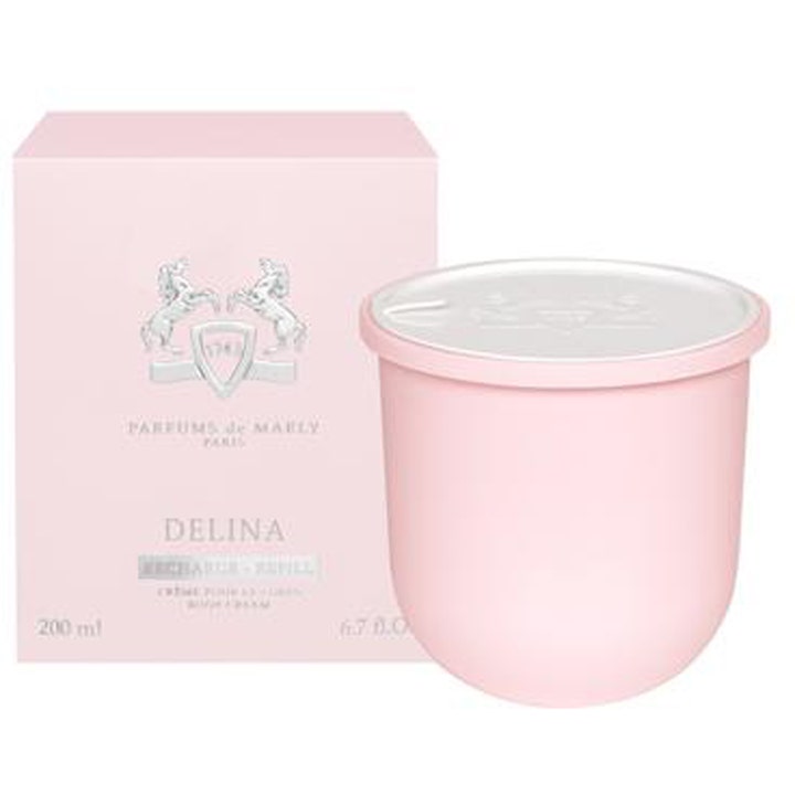 Parfums de Marly Delina Body Cream Refill 200 ml i lyserød beholder med hvidt låg ved siden af æsken
