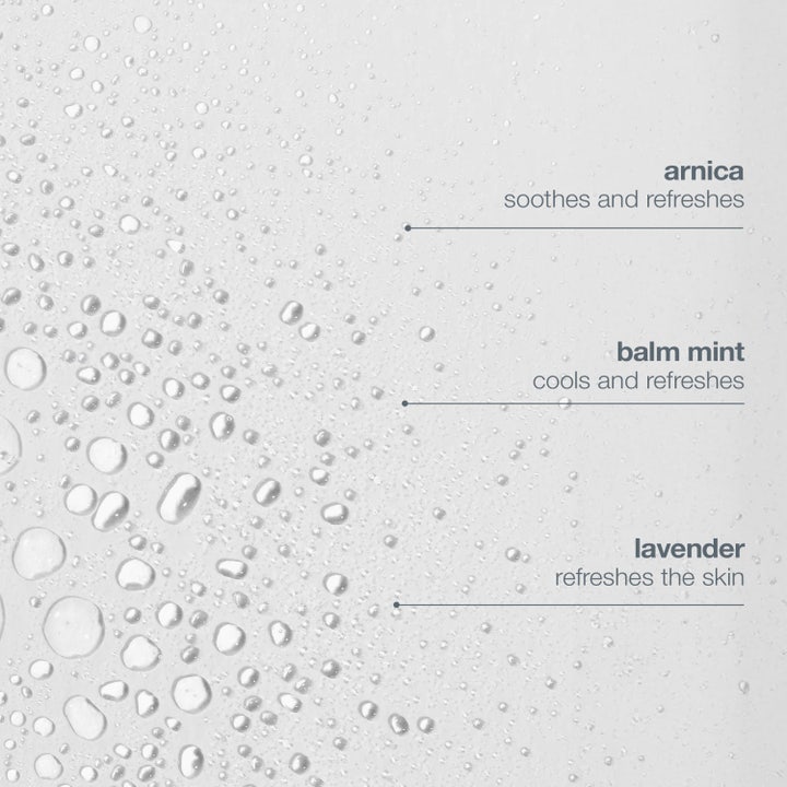 Dermalogica Multi-Active Toner 250 ml i hvid sprayflaske der sprøjter en fin fugtgivende mist