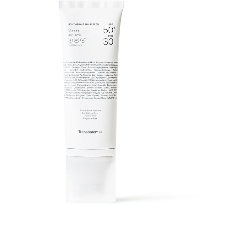 Transparent Lab Lightweight Sunscreen SPF 50+ 100ml beskyttende solcreme i en hvid tube med sort tekst