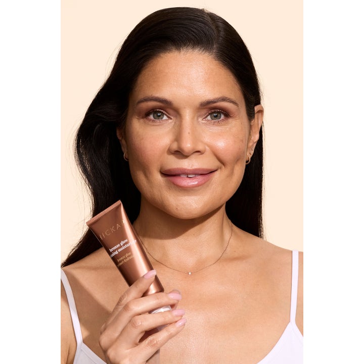 Hickap Bronze Glow Priming Moisturizer Brown 50 ml fugtgivende dagcreme i tube skaber en varm solkysset glød