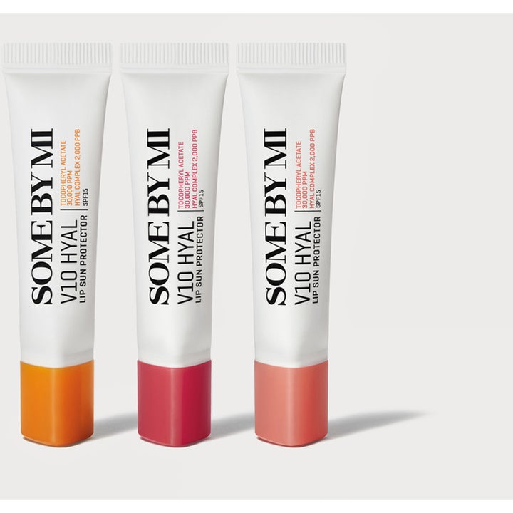 Some By Mi V10 Hyal Lip Protector 7 ml læbepleje i tre hvide tuber med orange, rød og lyserød hætte