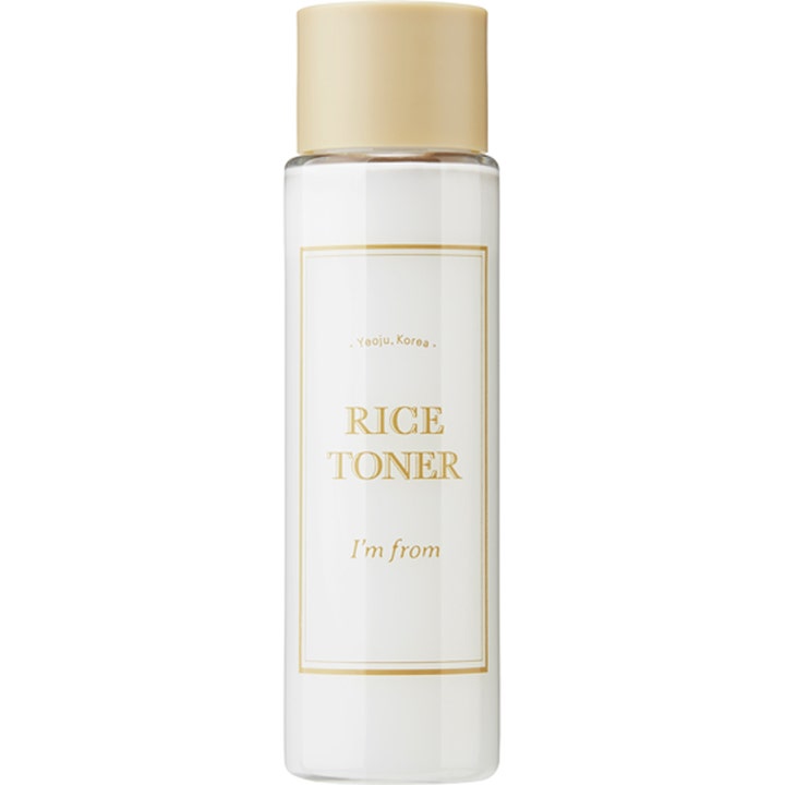 I'm from Rice Toner 150ml fugtgivende ansigtstoner med mælkehvid væske i en klar flaske med guldlåg
